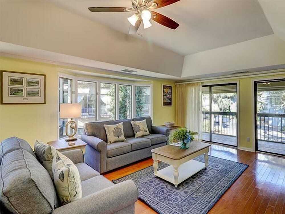 1100 Harbour South Club at The Sea Pines Resort - photo 4