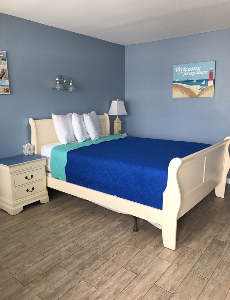 Pelican Point Motel - photo 10