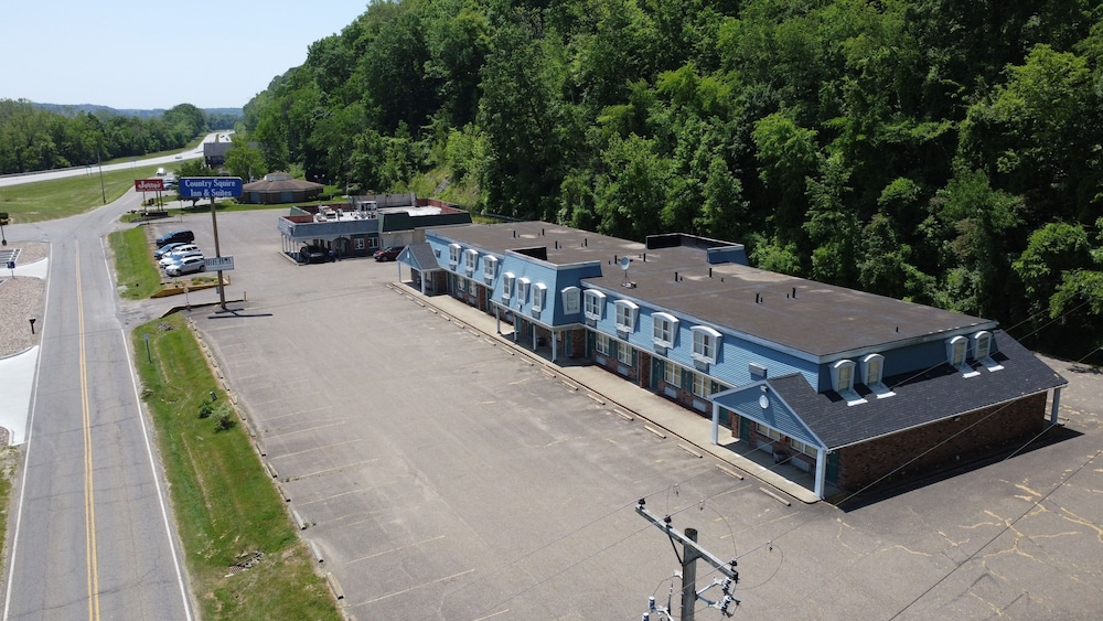 Country Squire Inn & Suites - photo 28