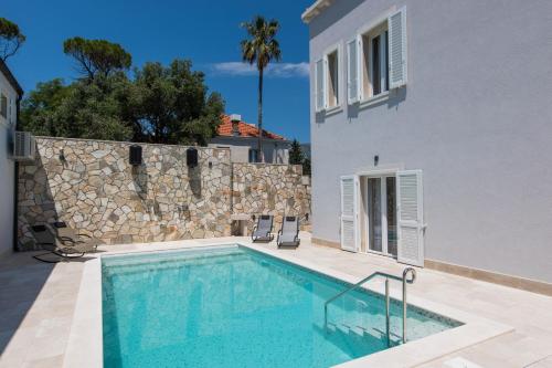 Villa Enigma