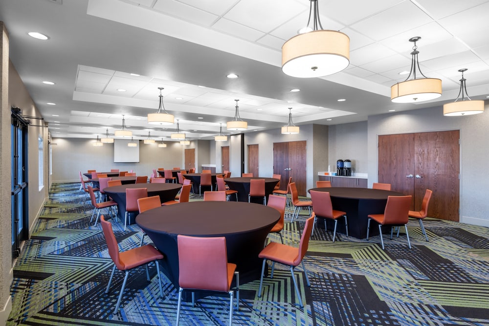 Holiday Inn Express & Suites St. George North Zion by IHG - photo 29