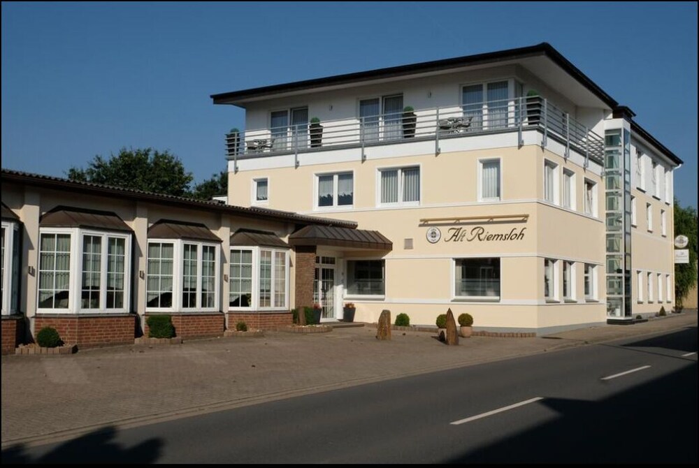 Hotel Alt Riemsloh — hotel in Melle