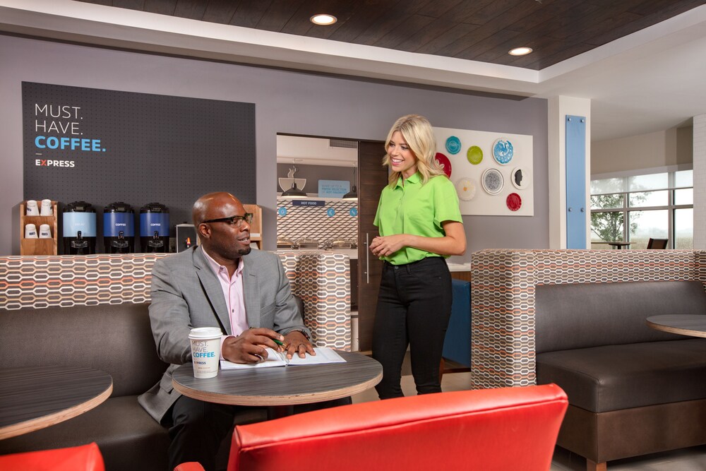 Holiday Inn Express Hotel & Suites Altoona Des Moines - photo 22