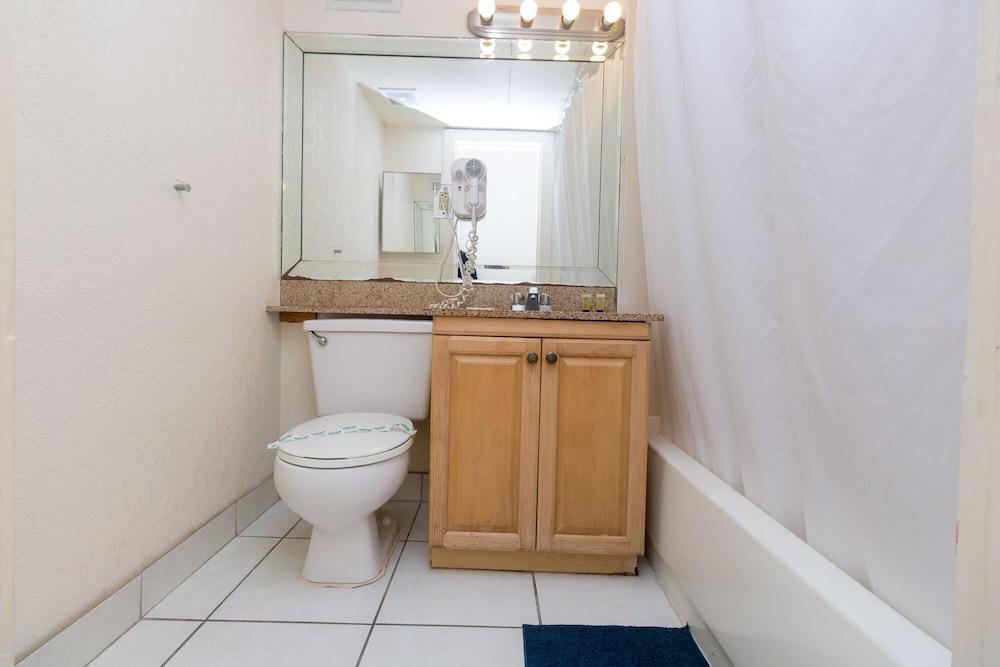 429 City View Hollywood Beach Resort - photo 16
