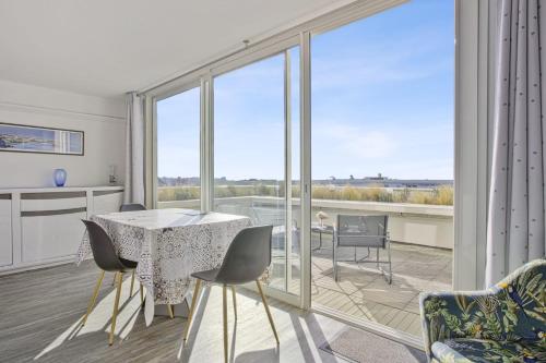 Nice 4 stars apartment with seaview Biarritz Welkeys — 4-Star Luxury Hotel in Biarritz, France
