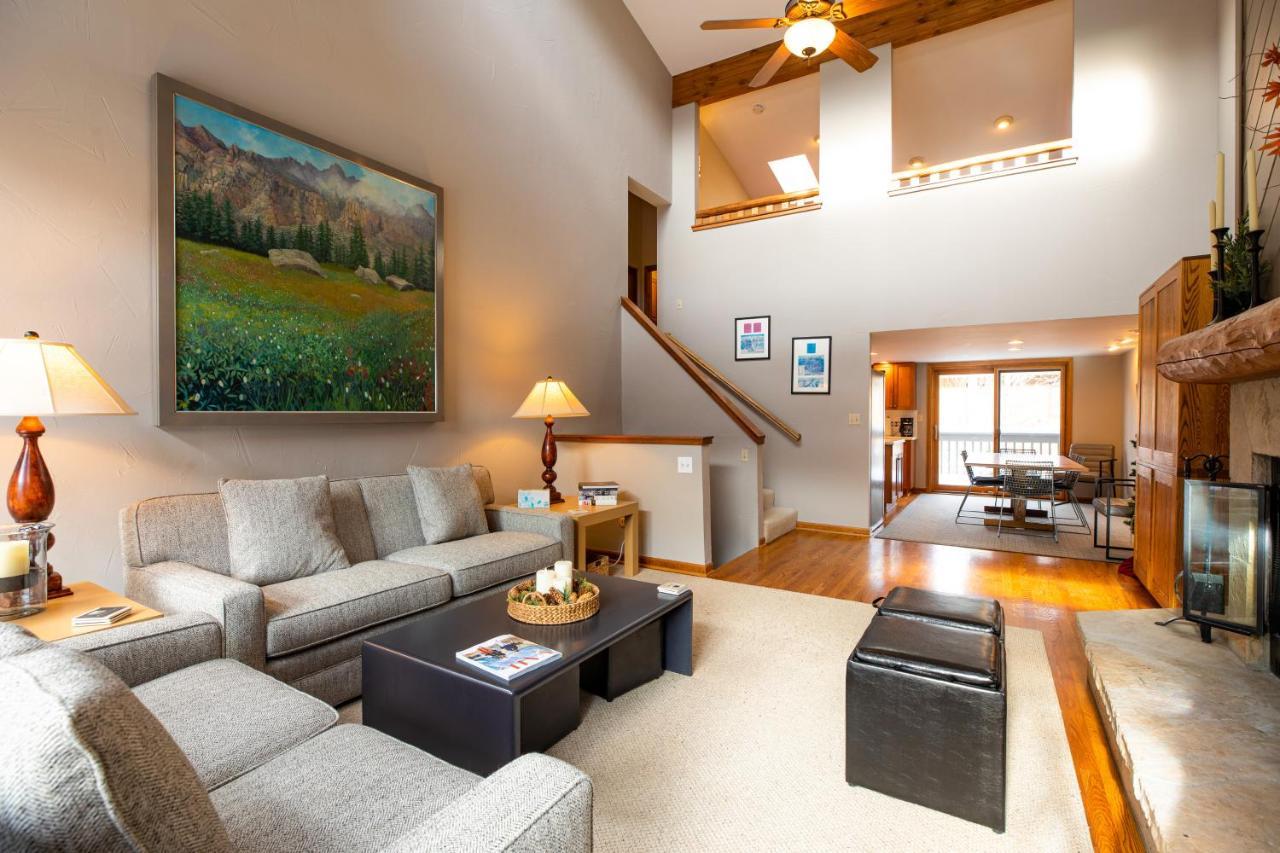 Mountains Retreat in Avon, United States