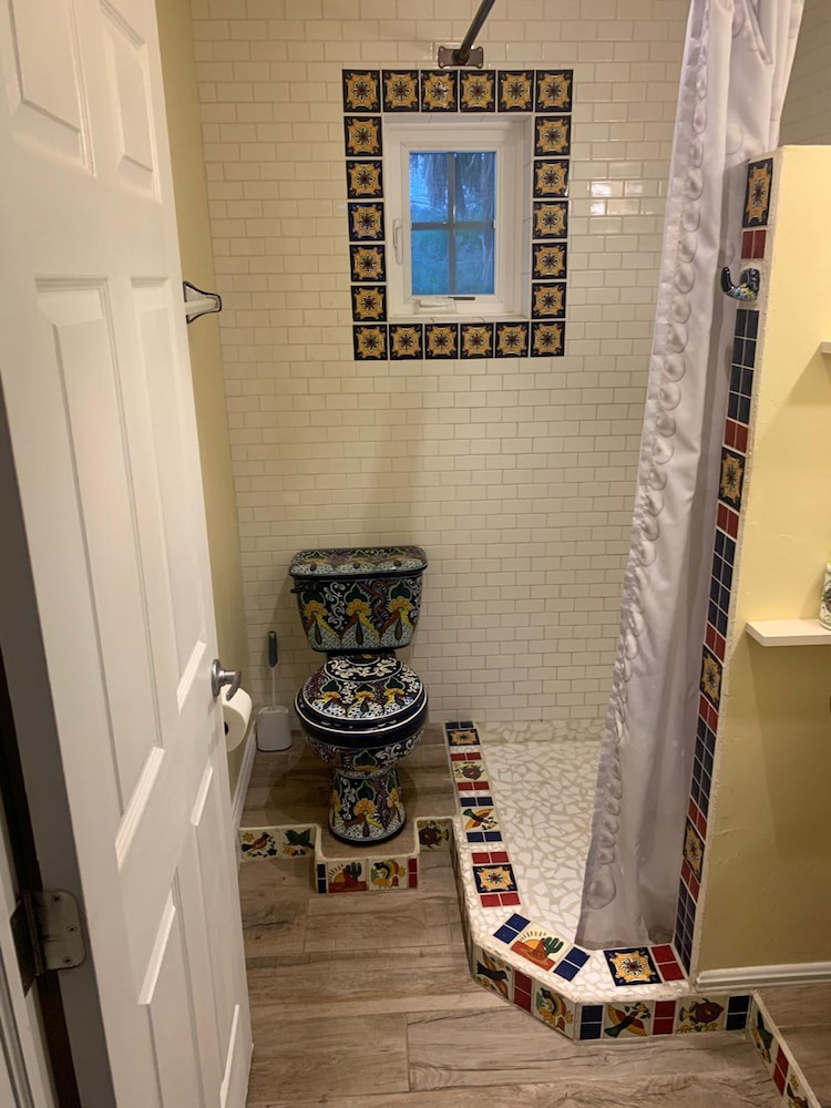 NEW Jungle Paradise Treehouse Suite With Resort Amenities Elevator Access Outdoor Kitchen Lagoon Lazy River Pool RV Hook up - photo 54