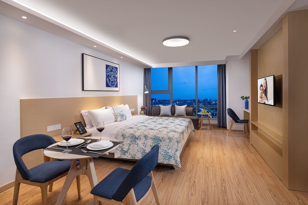 Joysuites Nantong — 4-Star Luxury Hotel in Nantong, People's Republic of China