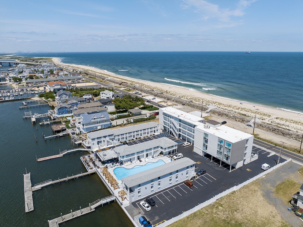 Beachwalk - photo 60