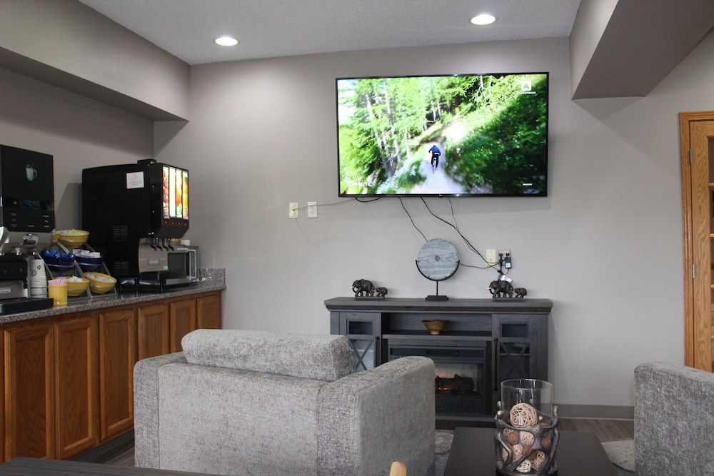 Reston Inn & Suites - photo 5