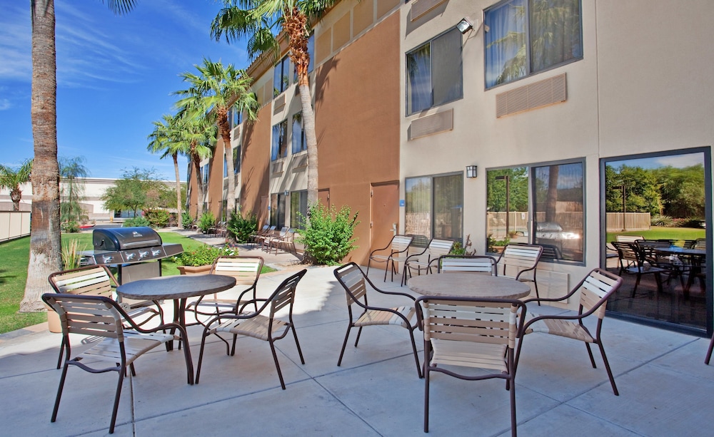 Holiday Inn Express Scottsdale North by IHG - photo 37