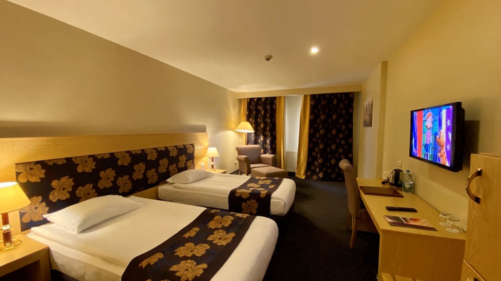 Perissia Hotel & Convention Center — Uerguep — photo 5
