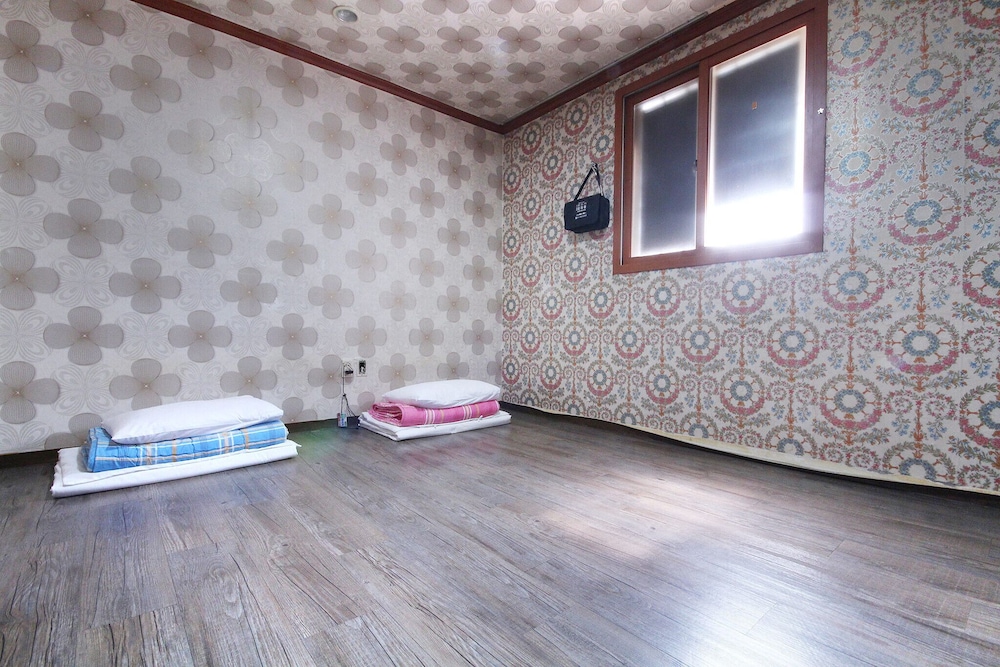 Gumi Bonggokdong King in Gumi, South Korea