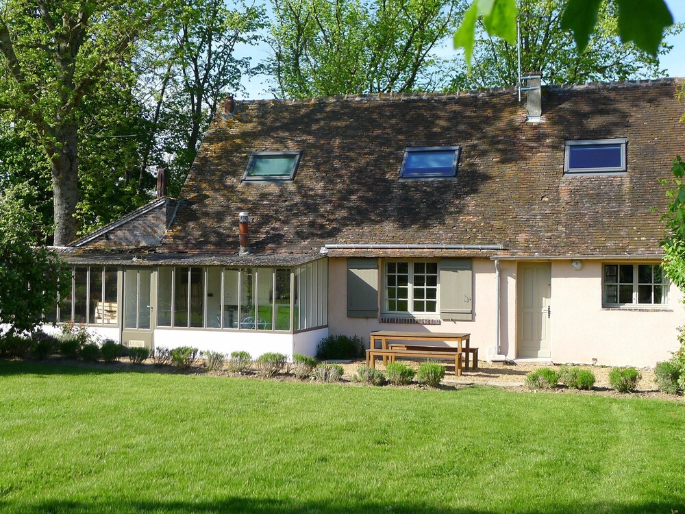 Gite du Moulin de Blanville — 4-Star Luxury Hotel in Chartres, France