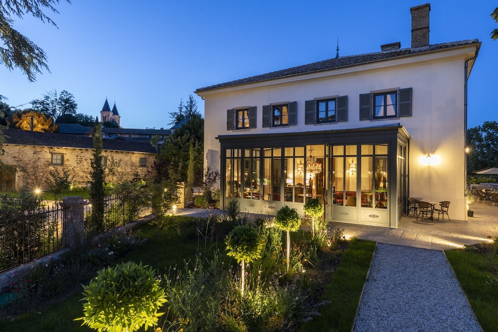 Hôtel Villa Alexandre — 4-Star Luxury Hotel in Beaujeu, France