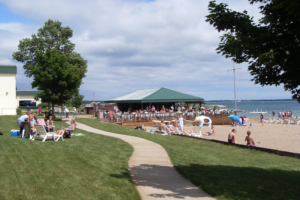 Tawas Bay Beach Resort - photo 56