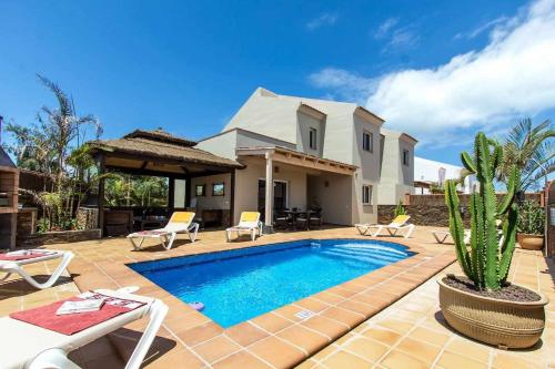 Villa Privada en un entorno único — 4-Star Luxury Hotel in Corralejo, Spain