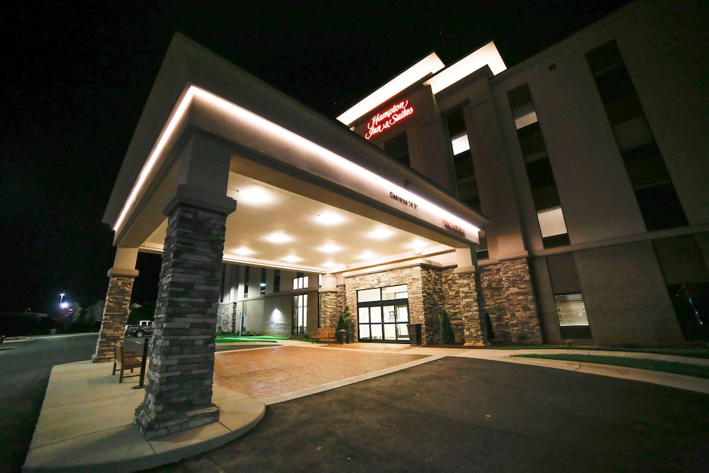 Hampton Inn & Suites Forest City - photo 35