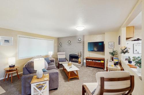 Jefferson Jolly — Eugene