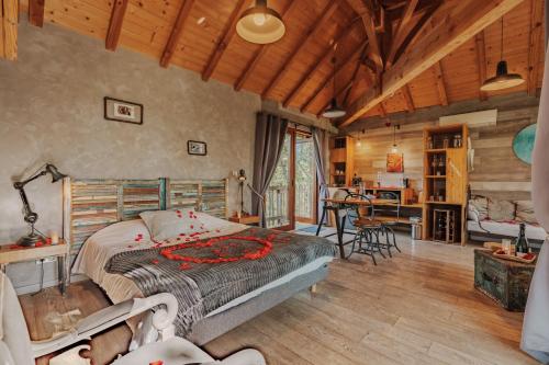 Cabanes Perchees Dans Les Arbres - last minute hotel in Unknown City