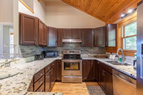 Log Inn at River Ridge - featured photo