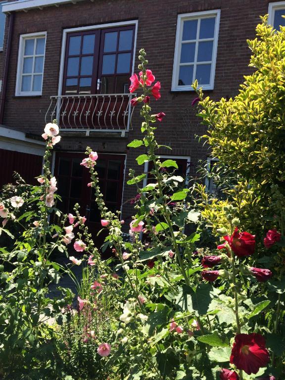 Gastenverblijf Door de Poort — 4-Star Luxury Hotel in Tilburg, Netherlands