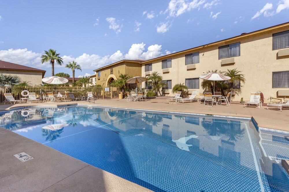 Quality Inn Phoenix Scottsdale West - photo 17
