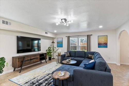Bring the Crew 4BR Luxe Pad Backyard Magic & City at Your Door — 4-Star Luxury Hotel in Houston, United States