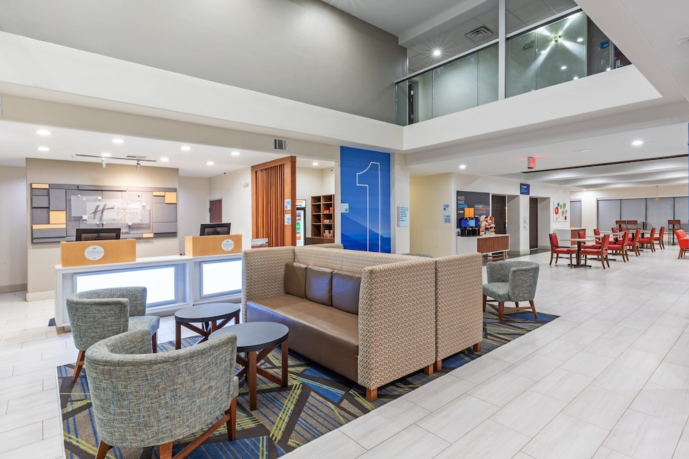 Holiday Inn Express Hotel & Suites Vidor South - photo 57
