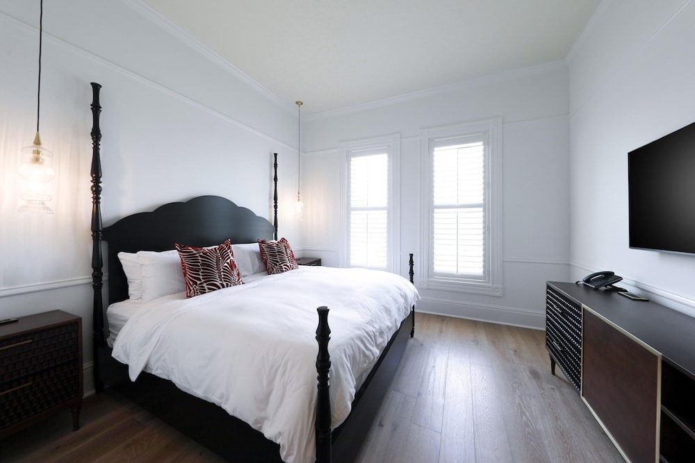 Fairmount Hotel - photo 11