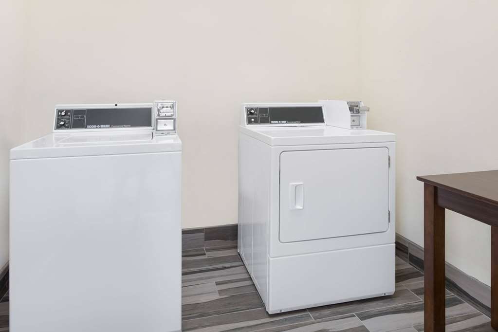 Days Inn & Suites by Wyndham Katy - photo 16