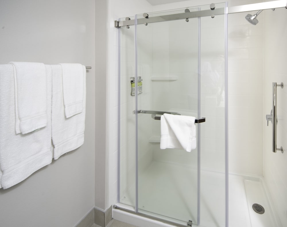 Holiday Inn Express & Suites Fort Myers Airport by IHG - photo 19