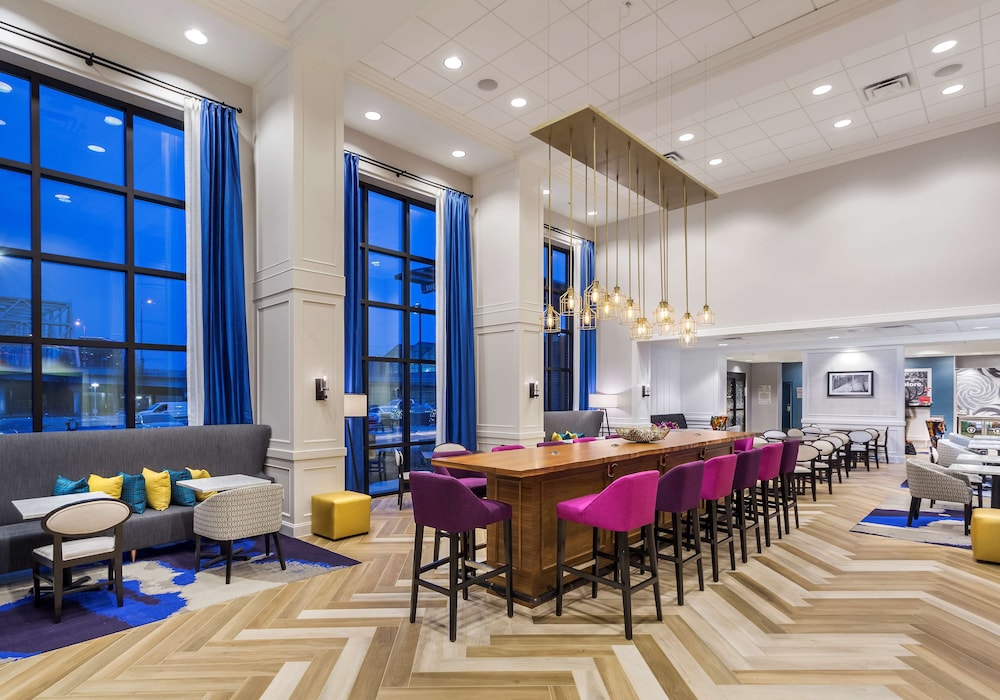 Hampton Inn & Suites Newport Cincinnati - photo 41