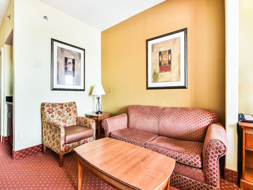 OYO Townhouse Oklahoma City Airport - photo 25
