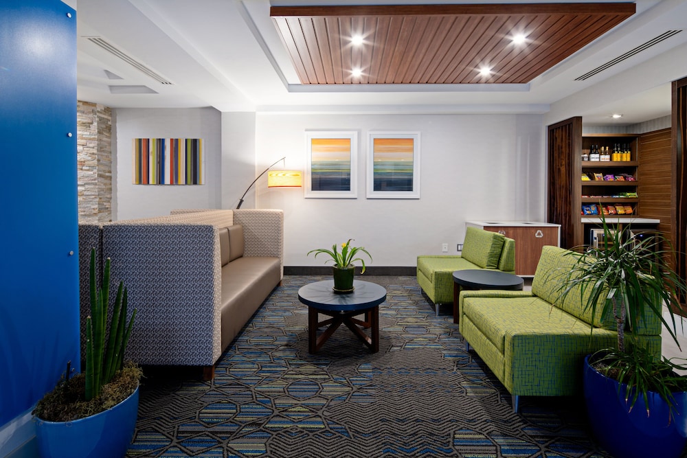 Holiday Inn Express Hotel & Suites Atascadero by IHG - photo 69