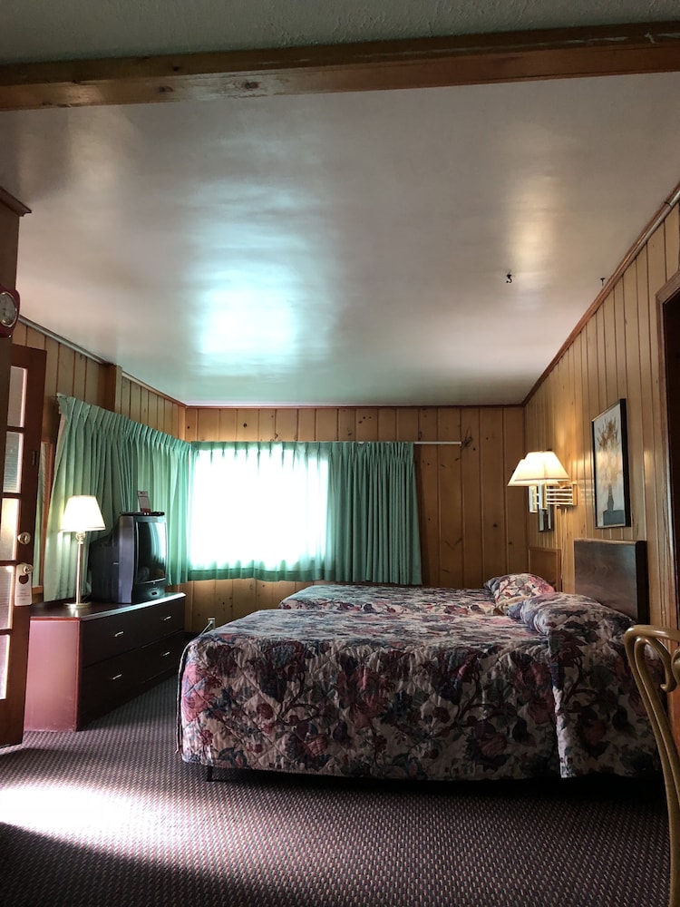 Sun 'N Snow Hotel - photo 26