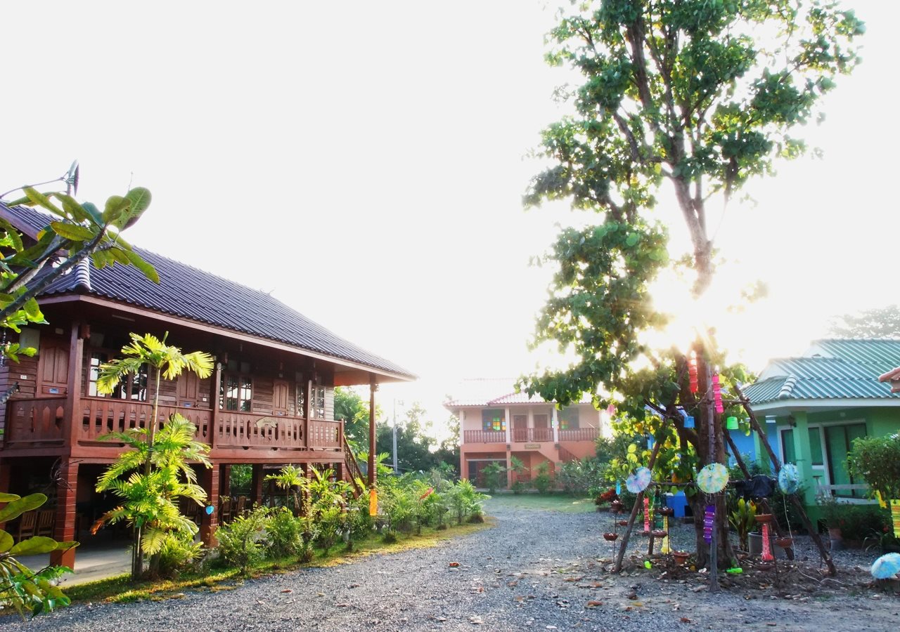 Baansuay Huean Ngam — hotel in Saraphi