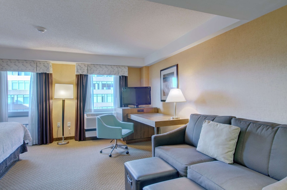 Hampton Inn & Suites Boston Crosstown Center - photo 7