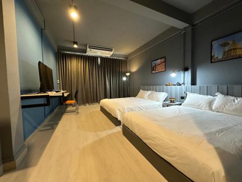 Chiangmai vibe City House 7 mins to BTS City center Private room in Sathon Private bathroom Bangkok Thailand