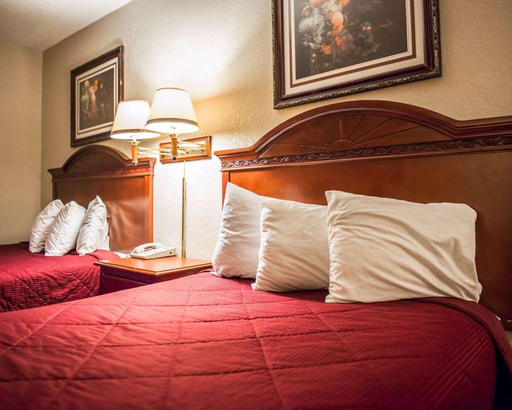 Econo Lodge Panama City St. Andrews - photo 22