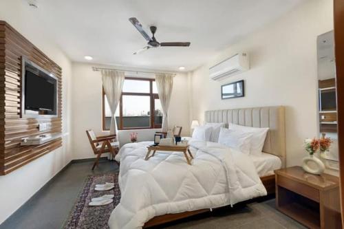 Penthouse With Jacuzzi Garden & Extra Room Pets OK