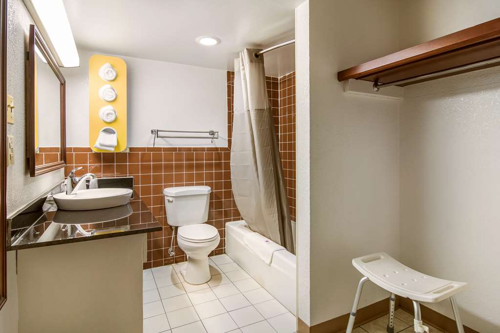 Motel 6 New Stanton PA - photo 18