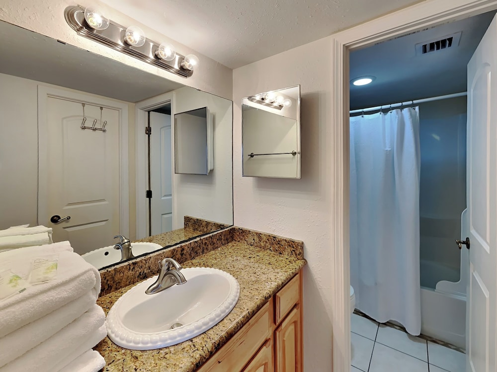 Regency Towers by Southern Vacation Rentals - photo 353