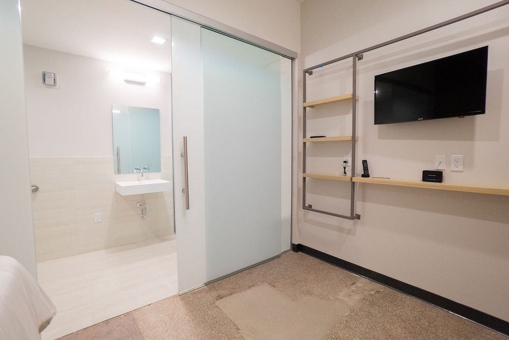 SOVA Micro Room & Social Hotel - photo 38