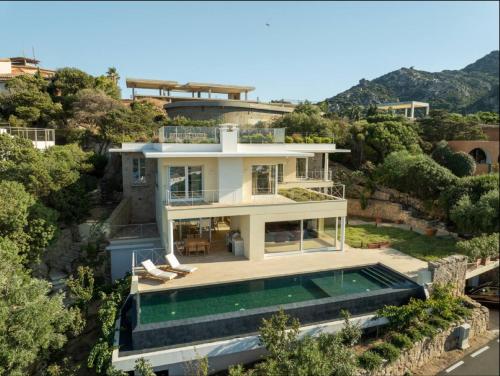 Villa Dea overlooking the harbor of Porto Cervo — 4-Star Luxury Hotel in Porto Cervo, Italy