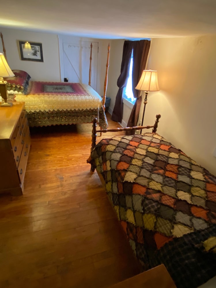 Inn at Lincoln Square - photo 13