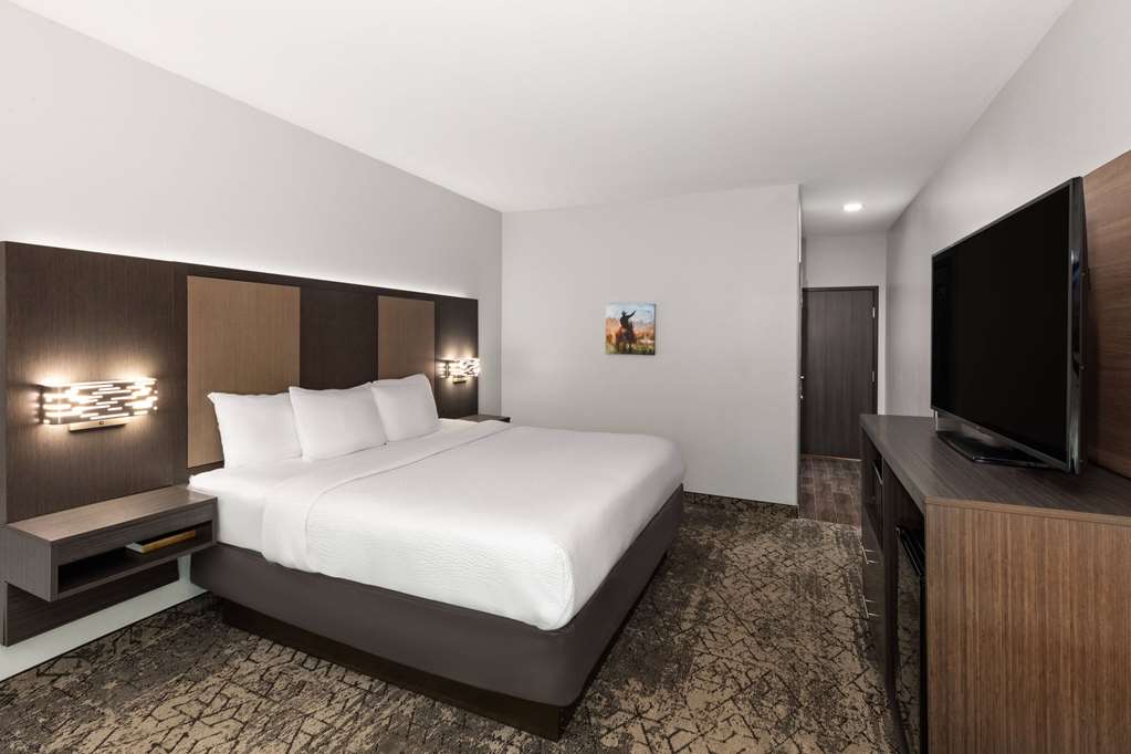 La Quinta Inn & Suites by Wyndham McAlester - photo 17