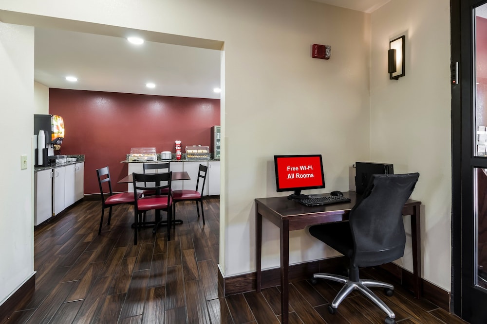 Red Roof Inn Murfreesboro - photo 24