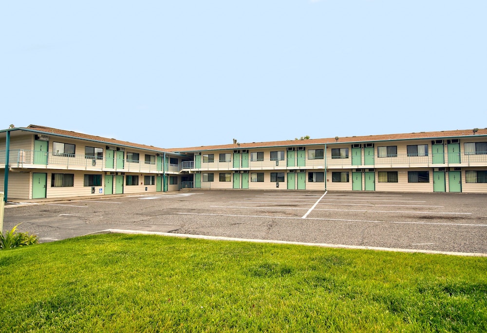 Americas Best Value Inn & Suites Helena - photo 29