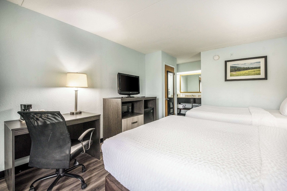 Clarion Inn Cleveland near University - photo 14